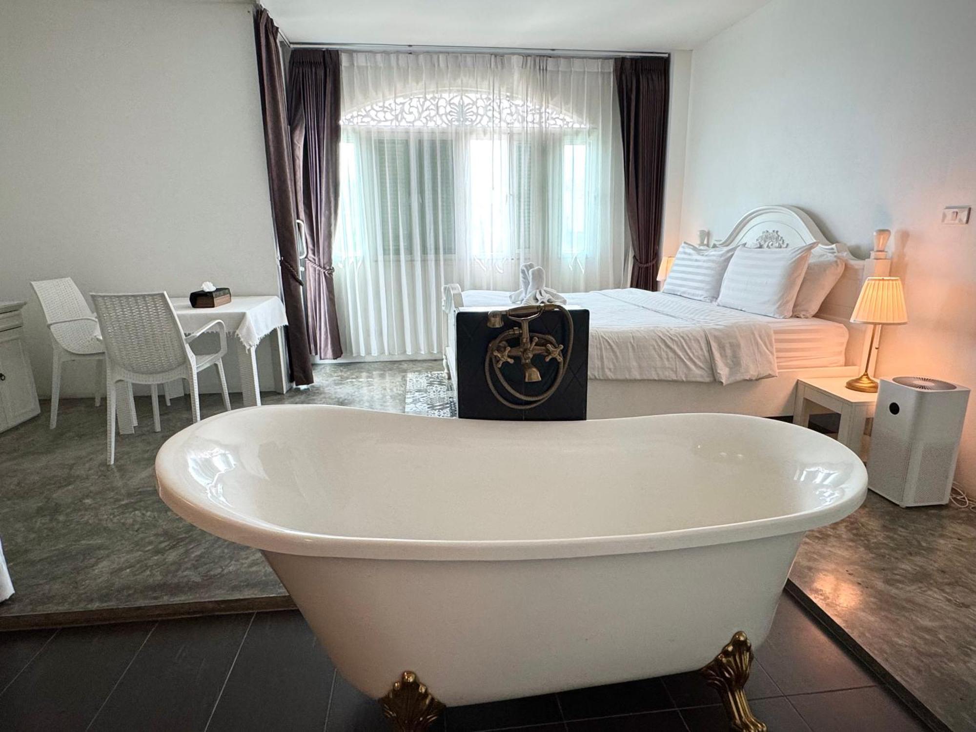 Nidhra Lanna Hotel Chiang Mai Dış mekan fotoğraf